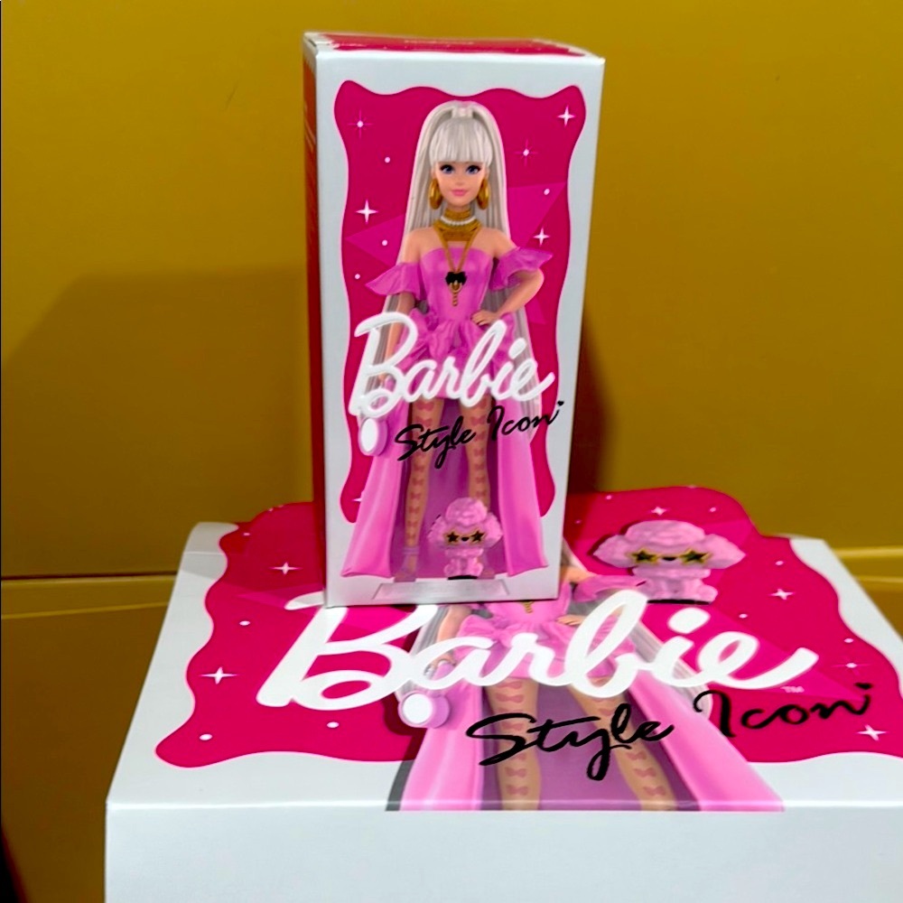 Pop Mart Barbie Style Icon Secret Figure collectibles (One per order) Blind Box